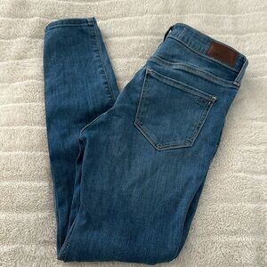 Hollister skinny jeans size 5S. High-rise super skinny.